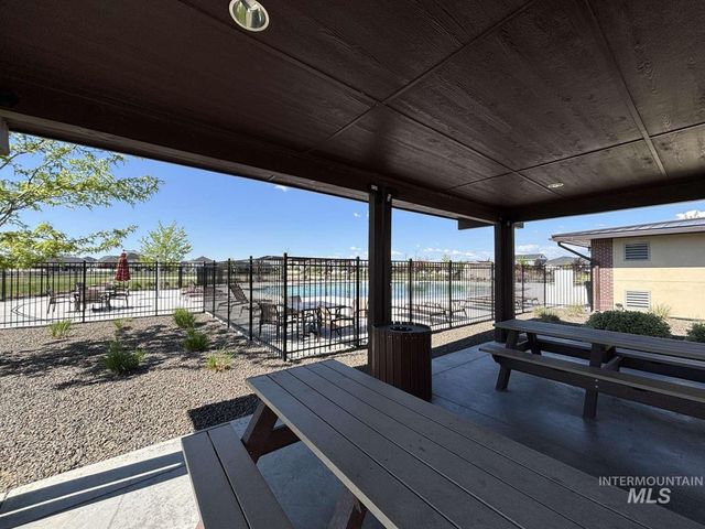 5773 W Riva Capri St, Meridian, ID 83646