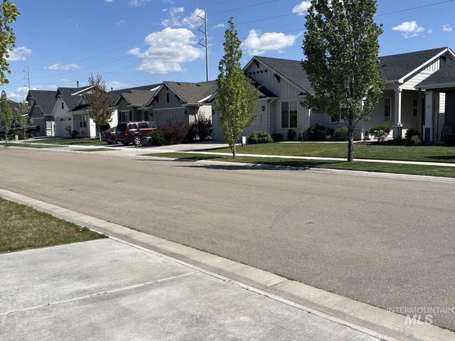 5773 W Riva Capri St, Meridian, ID 83646