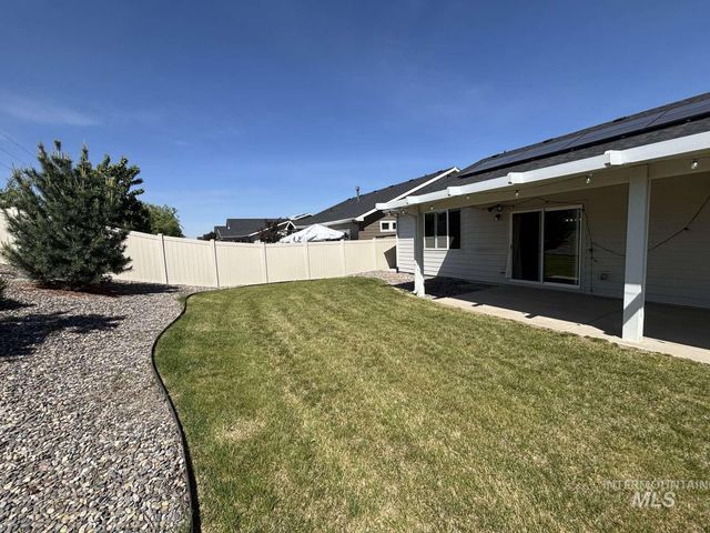 5773 W Riva Capri St, Meridian, ID 83646