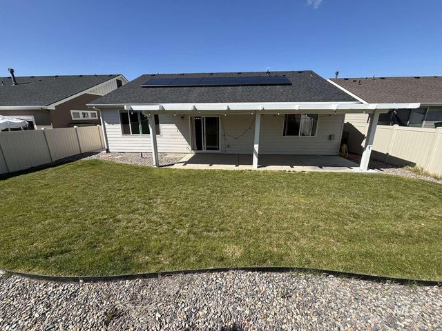 5773 W Riva Capri St, Meridian, ID 83646