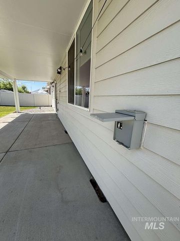 5773 W Riva Capri St, Meridian, ID 83646