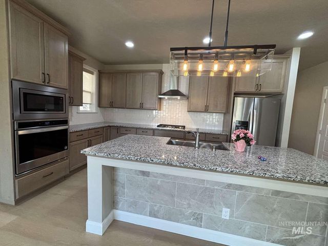 5773 W Riva Capri St, Meridian, ID 83646