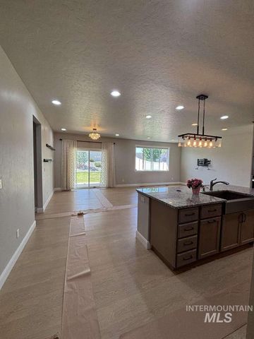 5773 W Riva Capri St, Meridian, ID 83646