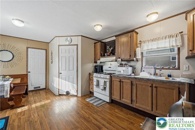 65 Easy Street, Allen Twp, PA 18067