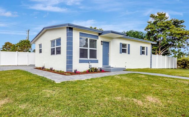 1335 Lee Street, Delray Beach, FL 33444