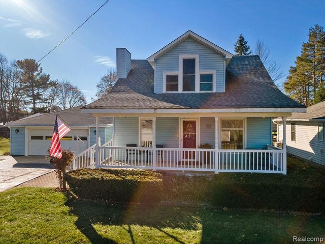 35 Pearl Street, Oxford Village, MI 48371