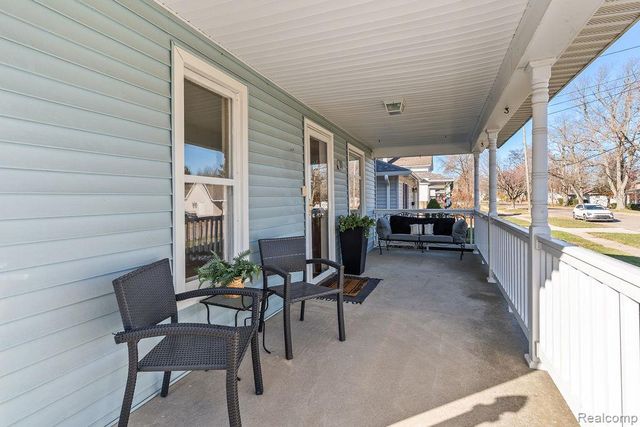 35 Pearl Street, Oxford Village, MI 48371