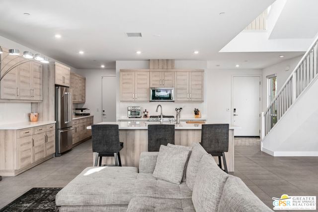 234 Mayfair Way, Palm Springs, CA 92264