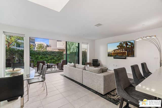 234 Mayfair Way, Palm Springs, CA 92264