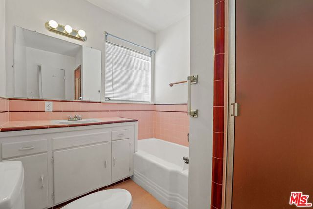 4909 Coldwater Canyon Avenue, Sherman Oaks, CA 91423