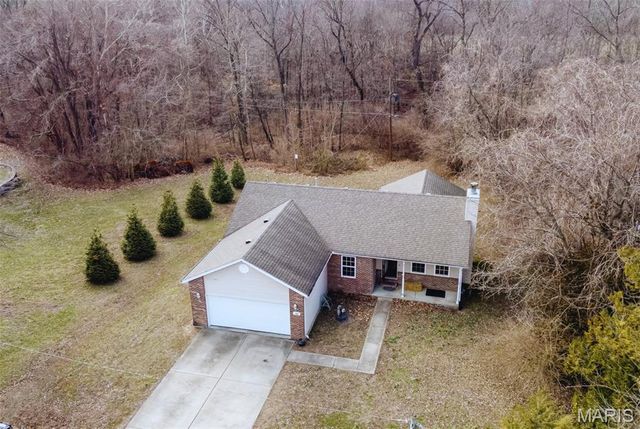 102 Dogwood Lane, Fairview Heights, IL 62208