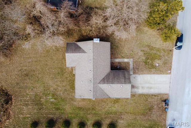 102 Dogwood Lane, Fairview Heights, IL 62208