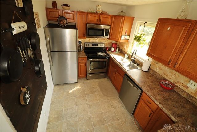 1949 E Bataan Drive, Kettering, OH 45420