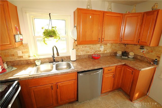 1949 E Bataan Drive, Kettering, OH 45420