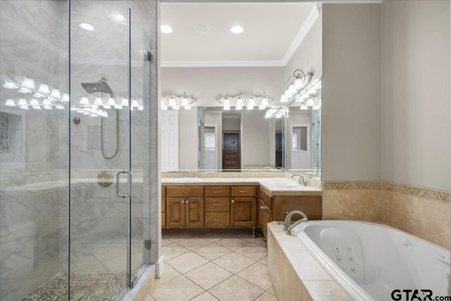 1609 Holcomb Cir, Tyler, TX 75703
