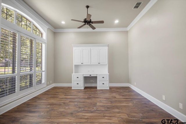 1609 Holcomb Cir, Tyler, TX 75703