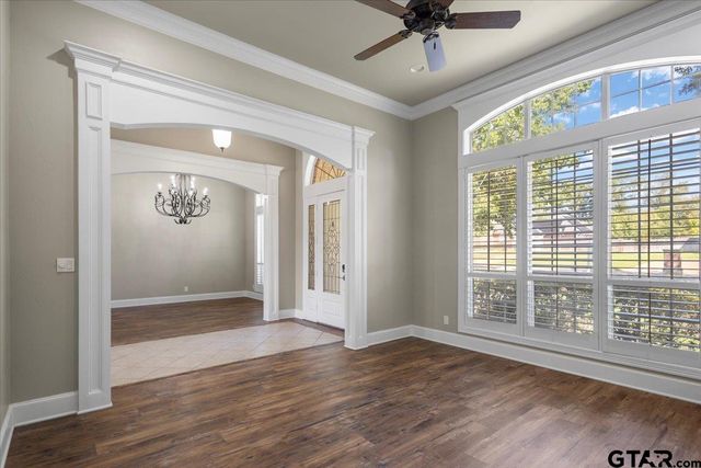 1609 Holcomb Cir, Tyler, TX 75703
