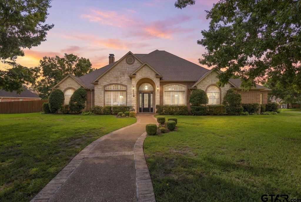1609 Holcomb Cir, Tyler, TX 75703