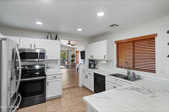 12737 W REDFIELD Road, El Mirage, AZ 85335