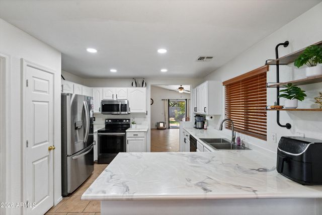 12737 W REDFIELD Road, El Mirage, AZ 85335