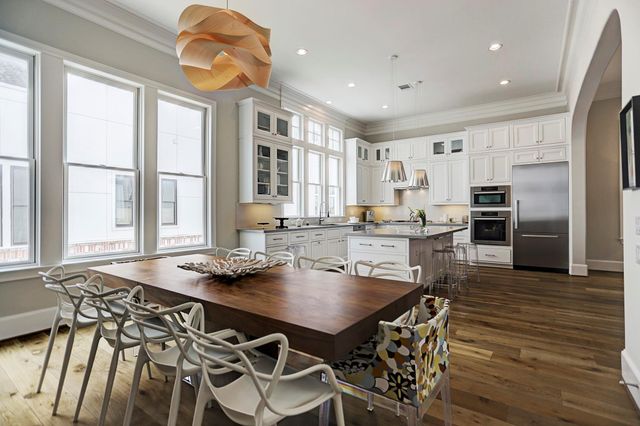 1152 Mosaico Lane, Houston, TX 77055