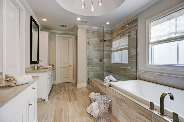 1152 Mosaico Lane, Houston, TX 77055