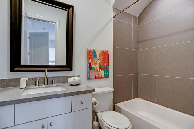 1152 Mosaico Lane, Houston, TX 77055