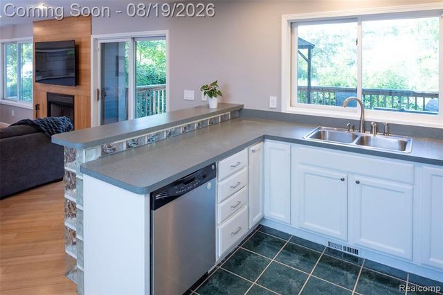320 Charlevoix Street, Commerce Twp, MI 48382