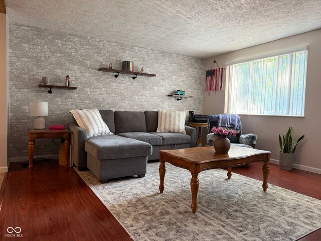 5511 Lunsford Drive, Indianapolis, IN 46237