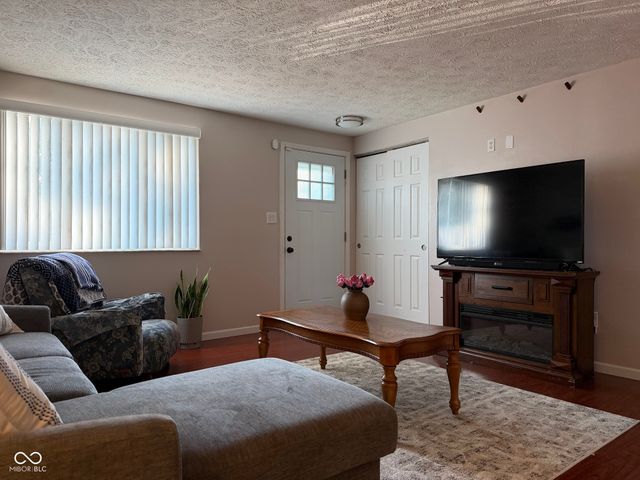 5511 Lunsford Drive, Indianapolis, IN 46237