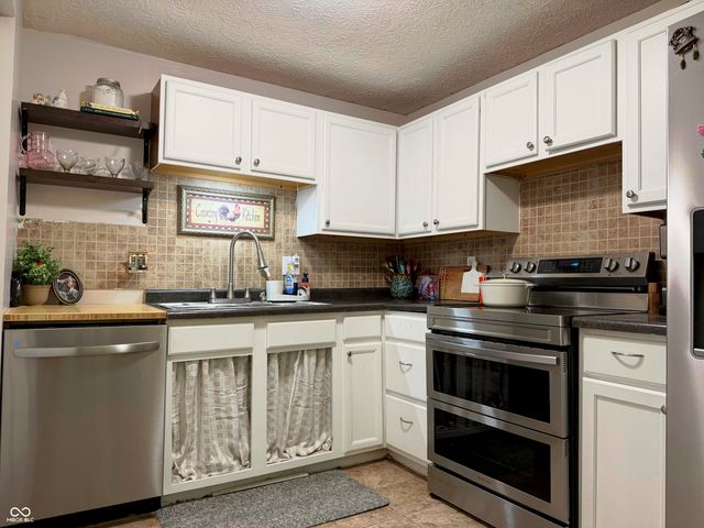 5511 Lunsford Drive, Indianapolis, IN 46237
