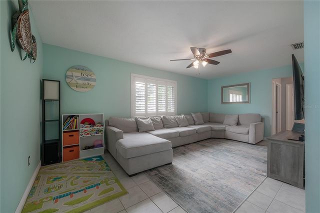 5937 13TH AVENUE N, St Petersburg, FL 33710