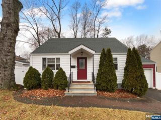 12 Dick Street, Bergenfield, NJ 07621