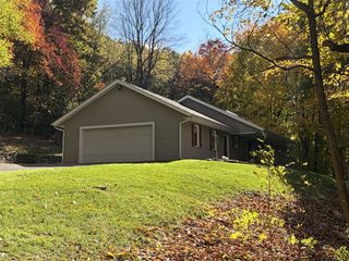 9114 N Riverview Drive, Kalamazoo, MI 49004