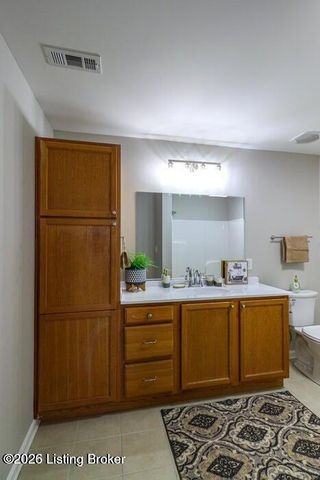 9003 Falcon Crest Ct 205, Louisville, KY 40219