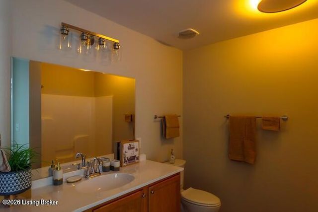 9003 Falcon Crest Ct 205, Louisville, KY 40219