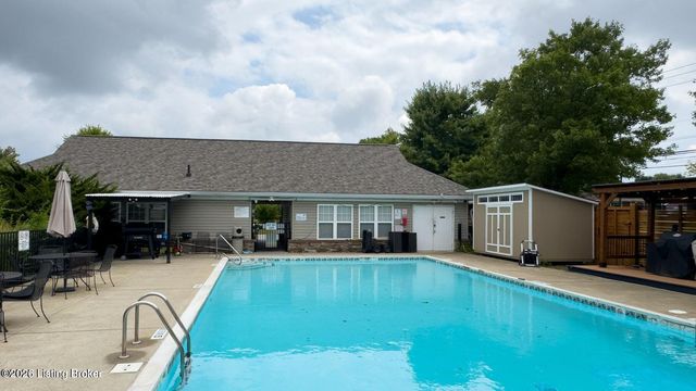 9003 Falcon Crest Ct 205, Louisville, KY 40219