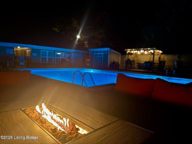 9003 Falcon Crest Ct 205, Louisville, KY 40219