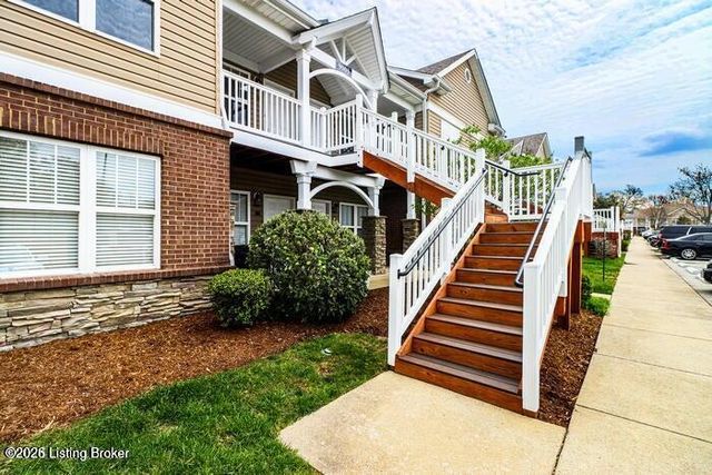 9003 Falcon Crest Ct 205, Louisville, KY 40219