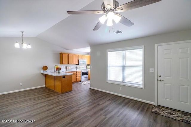 9003 Falcon Crest Ct 205, Louisville, KY 40219