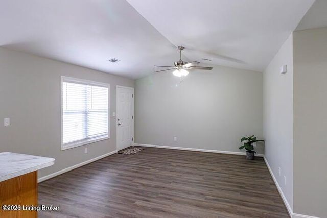 9003 Falcon Crest Ct 205, Louisville, KY 40219