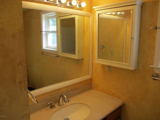 4214 Winchester Rd, Louisville, KY 40207