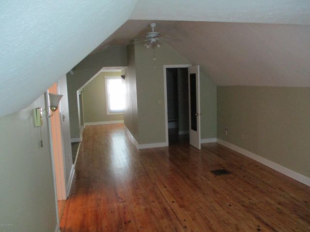4214 Winchester Rd, Louisville, KY 40207