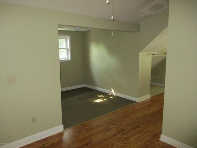 4214 Winchester Rd, Louisville, KY 40207