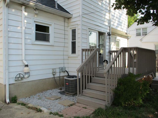 4214 Winchester Rd, Louisville, KY 40207