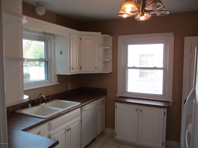 4214 Winchester Rd, Louisville, KY 40207