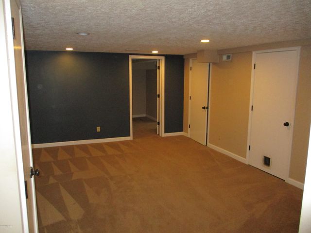 4214 Winchester Rd, Louisville, KY 40207