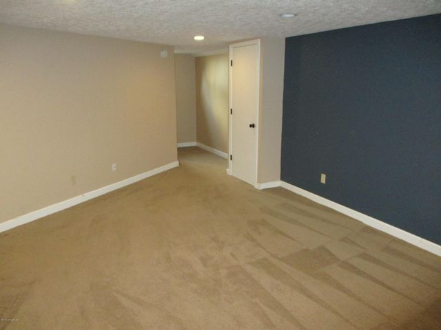 4214 Winchester Rd, Louisville, KY 40207