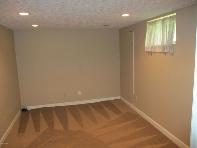 4214 Winchester Rd, Louisville, KY 40207