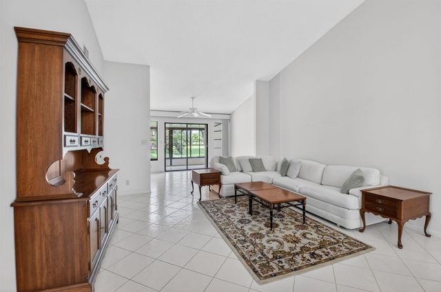 10939 Roebelini Palm Court A, Boynton Beach, FL 33437